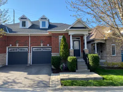 683 Skye Court S, Newmarket, On L3x 3e1