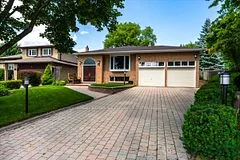 22 Earls Court, East Gwillimbury, ON L9N 1E5