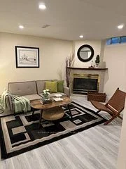 248 Crossland Gate Room 1, Newmarket, ON L3X 1A9