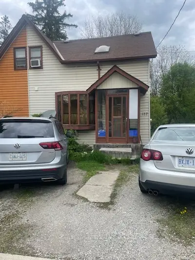137 Clarence Street, Vaughan, On L4l 1l4