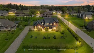 9 Pine Vista Avenue, Whitchurch-stouffville, On L4a 1r9