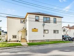 8 School Street 4, East Gwillimbury, On L9n 1l1