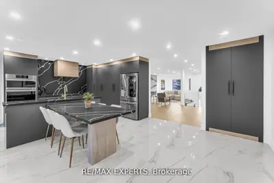 33 Fox Run Lane, Bradford West Gwillimbury, On L3z 2z3