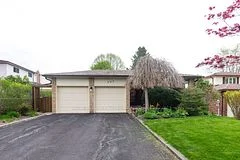205 Peterwood Court, Newmarket, On L3y 5p4