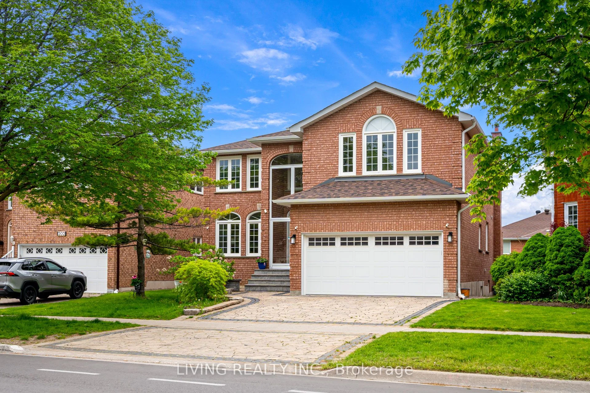204 Valleymede Drive, Richmond Hill, On L4b 3s4