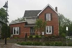 96 Brock Street W 2nd Fl, Uxbridge, On L9p 1p4