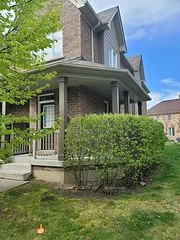 657 Wendy Culbert Crescent, Newmarket, On L3x 0e9
