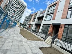 14 David Eyer Road 1013, Richmond Hill, ON L4S 0N4