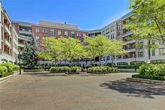53 Woodbridge Avenue 324, Vaughan, ON L4L 9K9