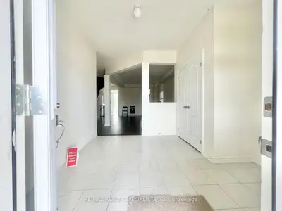 121 Cliff Thompson Court, Georgina, On L0e 1r0