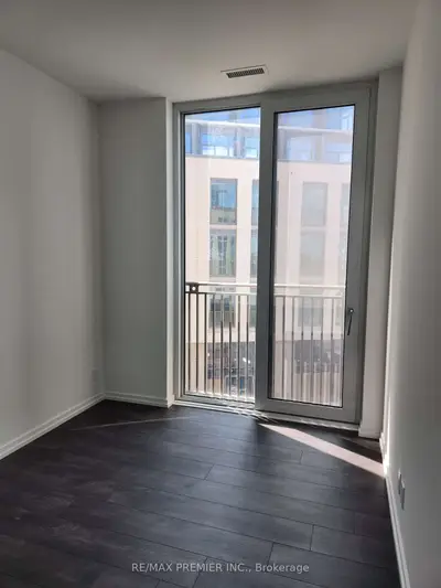 1000 Portage Parkway N 310, Vaughan, On L4k 0l1