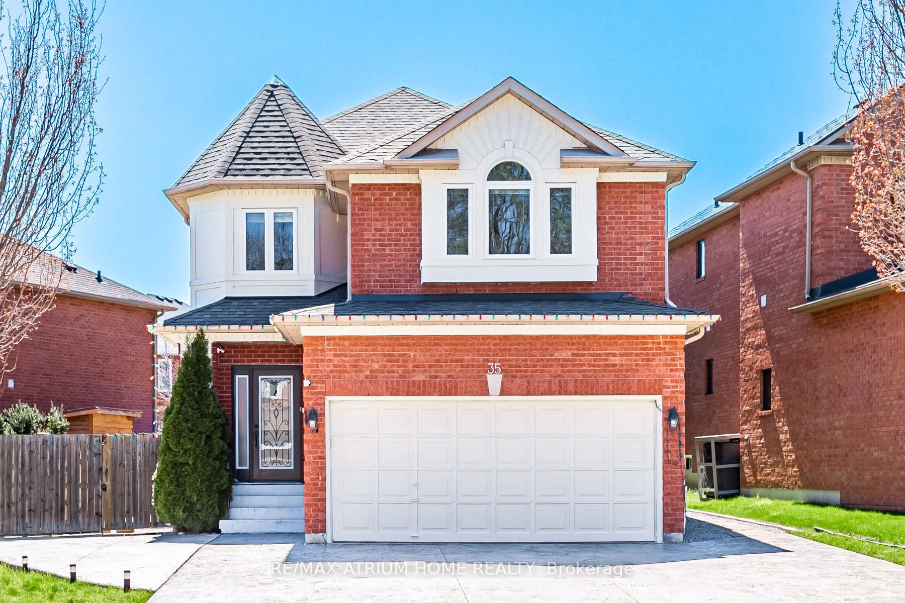 35 Sunnyside Drive, Richmond Hill, On L4c 0s3