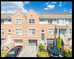 165 Brandy Lane Way, Newmarket, On L3y 8p7