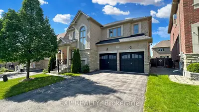 955 Ernest Cousins Circle, Newmarket, On L3x 0b7