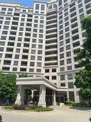 #906 9225 Jane Street, Vaughan, On, L6a 0j7