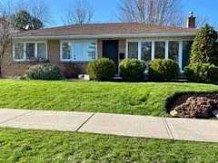 123 Hurd Street, Bradford West Gwillimbury, ON L3Z 1K6