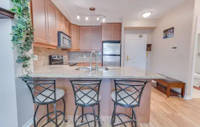 9235 Jane Street 1003, Vaughan, On L6a 0j8