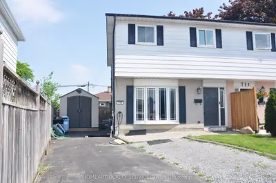 709 Jackson Court, Newmarket, On L3y 5a5
