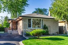 Detached in Richmond Hill