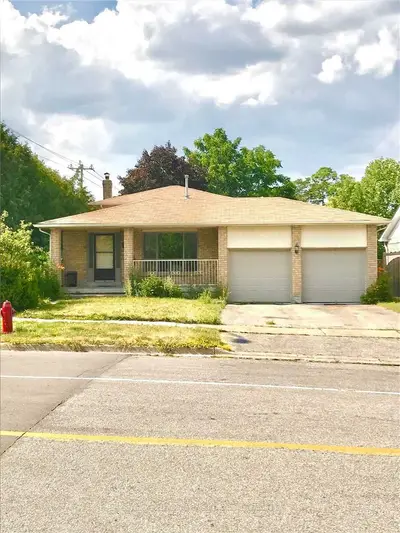 561 Bristol Road Upper, Newmarket, On L3y 6t2