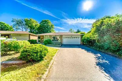 113 Fred Varley Drive, Markham, On L3r 1t1