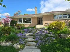 307 Kerrybrook Drive Suite B, Richmond Hill, On L4c 3r2
