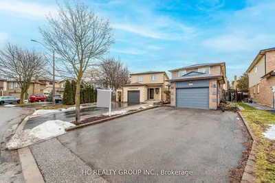 42 Greenbelt Crescent, Richmond Hill, On L4c 5r8