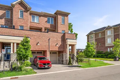 201 Harding Park, Newmarket, On L3y 0e3