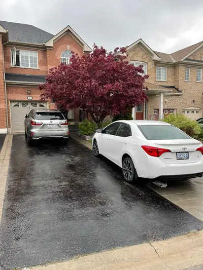 805 Sisler Avenue, Newmarket, On L3x 2t8