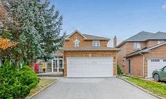 924 College Manor Drive, Newmarket, On L3y 8g9