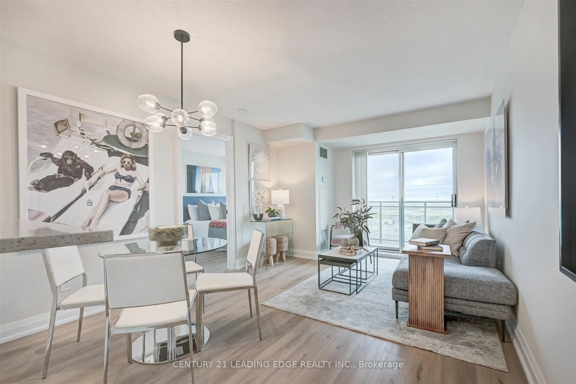 39 Oneida Crescent 1018, Richmond Hill, On L4b 4t9