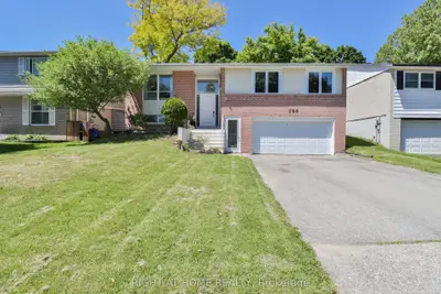 390 Borden Avenue, Newmarket, On L3y 5b9
