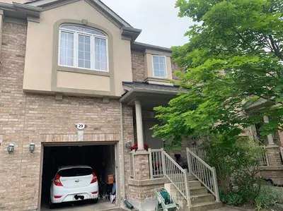 71 Puccini Dr Drive 29, Richmond Hill, On L4e 4x8