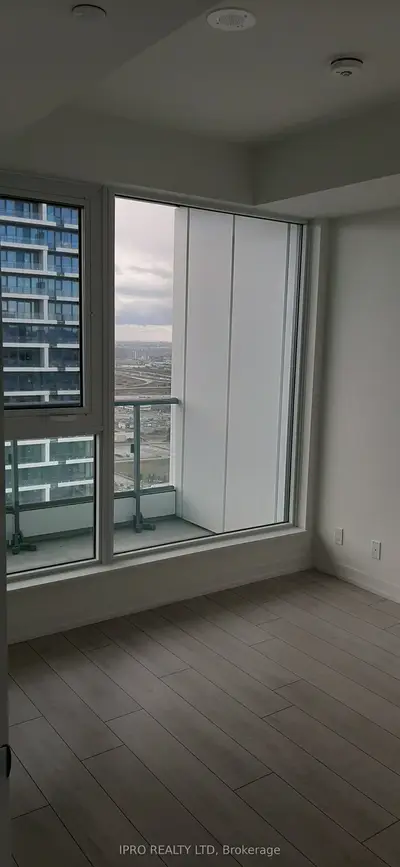 898 Portage Parkway #4708, Vaughan, On L4k 0j6