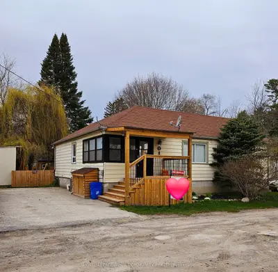 6 Melody Lane, Georgina, On L0e 1l0
