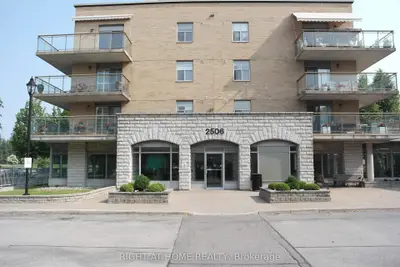 Condo Apartment in Vaughan