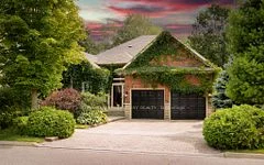 19 Green Meadow Crescent, Richmond Hill, ON L4E 3W7
