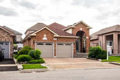 1310 Clarence Street, Vaughan, On L4h 1t1