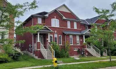Att/Row/Townhouse in Whitchurch-Stouffville