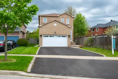 22 Woodriver Street, Richmond Hill, On L4s 1b4