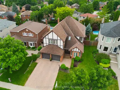 226 Bristol Road, Newmarket, On L3y 7x6