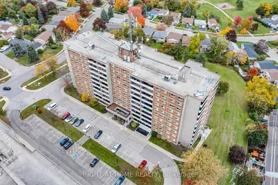 40 William Roe Boulevard 204, Newmarket, On L3y 5n4