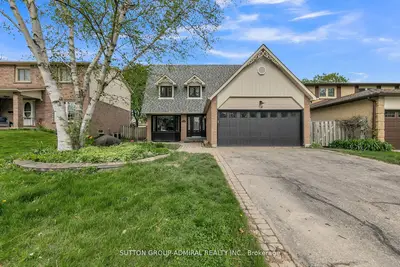 371 Erin Trail Main, Newmarket, On L3y 6k2