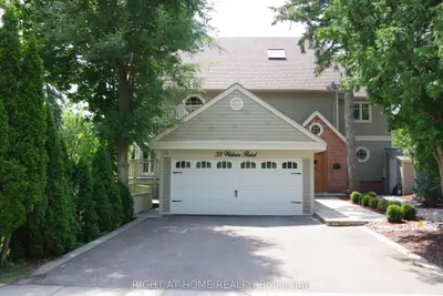 33 Walmer Road W, Richmond Hill, On L4c 3w8