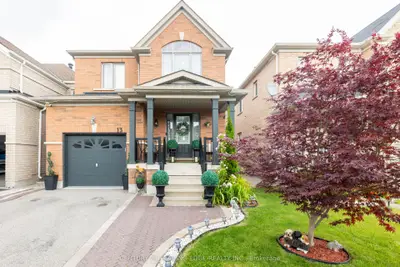 13 Long Street, Bradford West Gwillimbury, On L3z 2a4