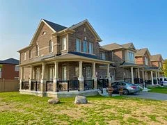 81 Knapton Drive, Newmarket, On L3x 3b2