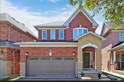 258 Mcbride Crescent, Newmarket, On L3x 2w4