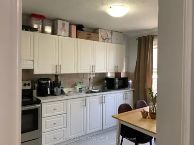 128 Major Mackenzie Drive E 2nd Flr, Richmond Hill, On L4c 1h1