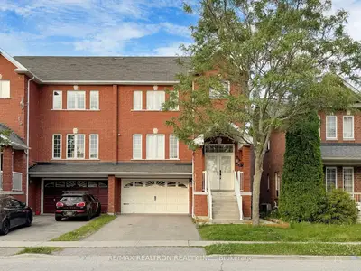 219 Knapton Drive, Newmarket, On L3x 3b6