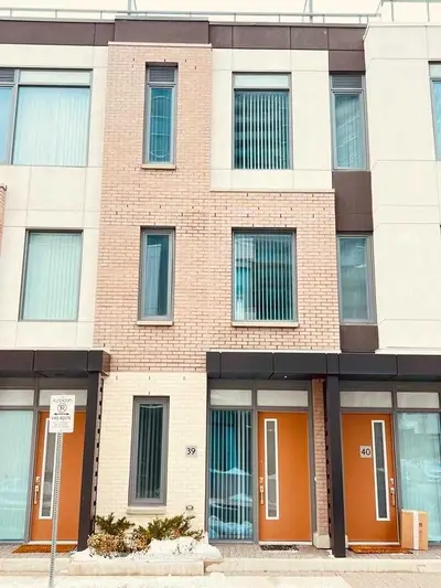 1050 Portage Parkway Th 39, Vaughan, On L4k 0k3